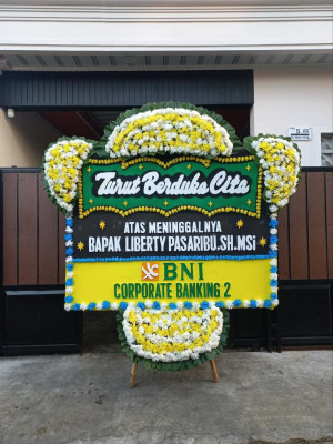 Papan Bunga Duka di Mengger