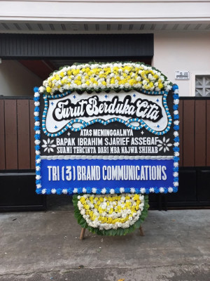 Papan Bunga Duka di Mengger